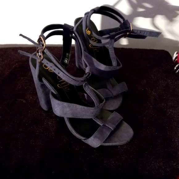 Bin 19. So Me high heeled shoes - Picture 2 of 8